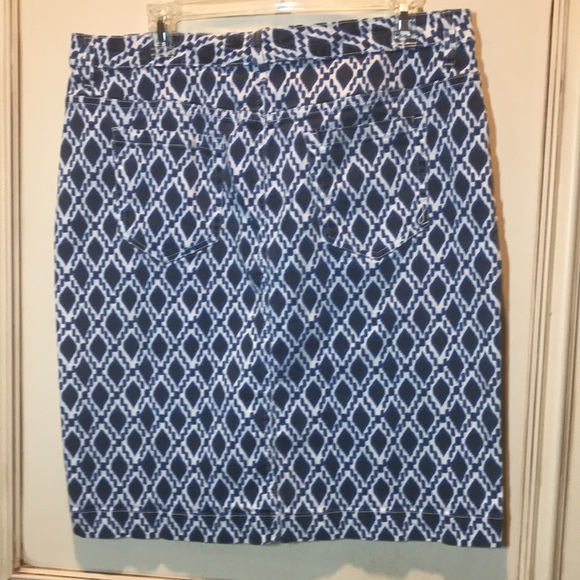 Patterned Denim Skirt Size 16 - Picture 6 of 8